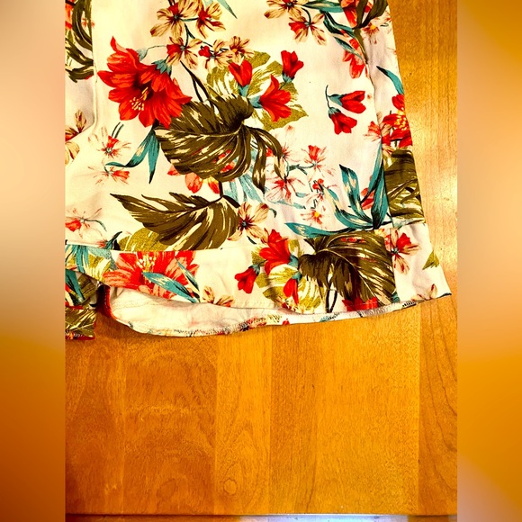 Zara Ruffle Hem Shorts - Picture 4 of 9